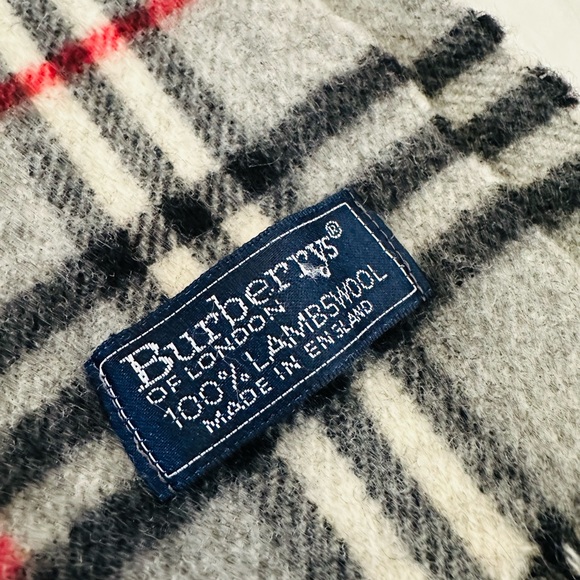 Burberry 💯 % Lambswool Scarf - Picture 3 of 4